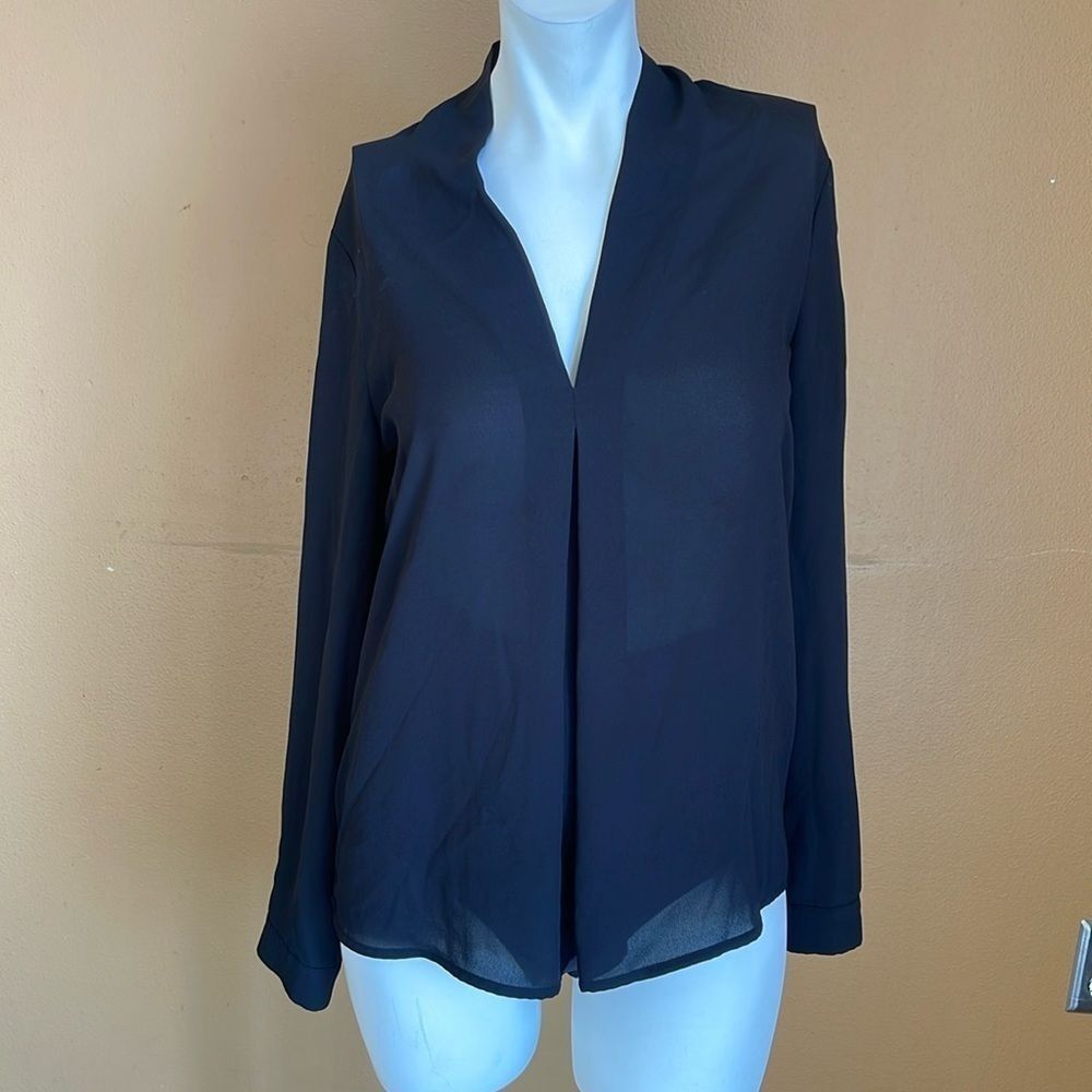 RO & DE Nordstrom front flow black blouse size XS